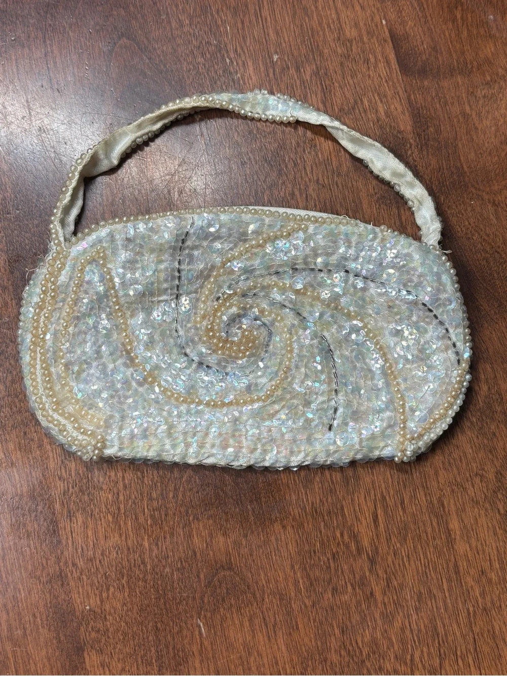 La Regale Iridescent Sequin & Pearl Swirl Evening Clutch - Ivory